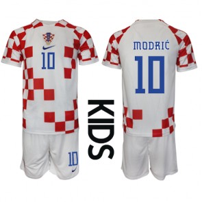 Kroatien Luka Modric #10 babykläder Hemmatröja barn VM 2022 Korta ärmar (+ Korta byxor)